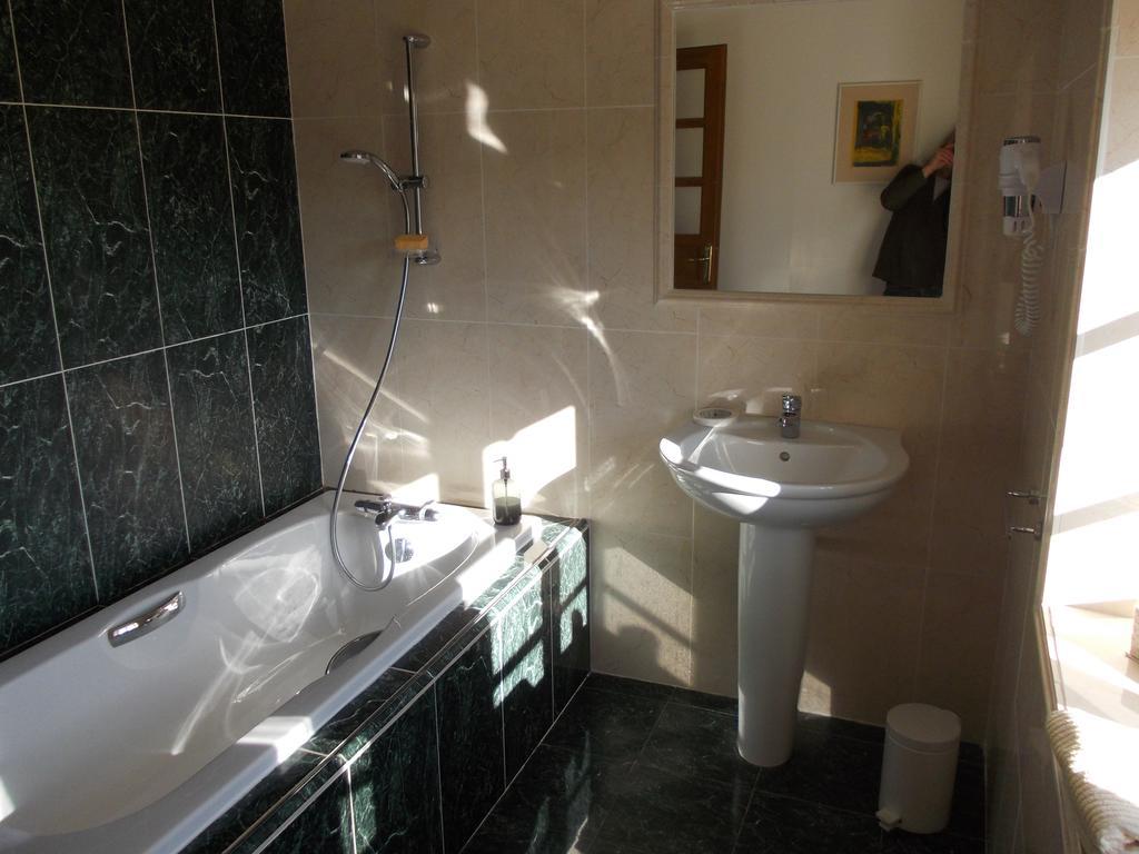 Domaine De Clermont Bed & Breakfast La Roche-en-Brenil Екстериор снимка